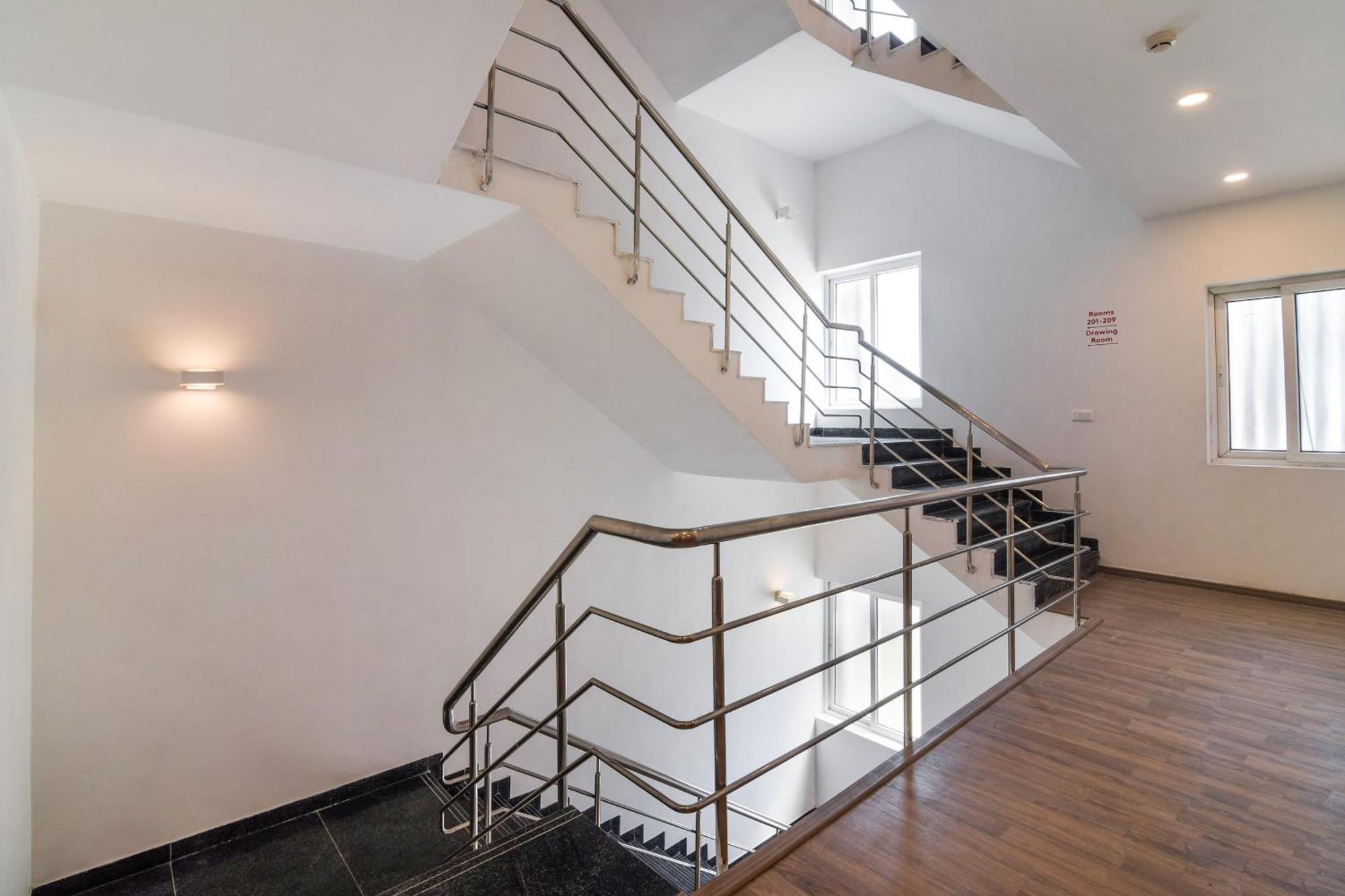 Super Townhouse Xotel Chennai Exterior foto