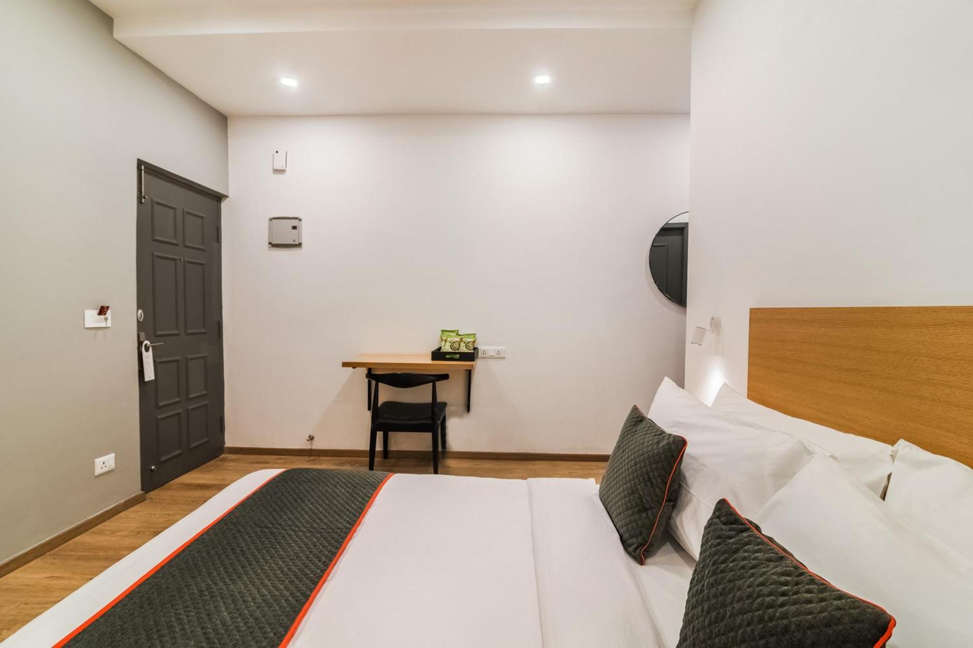 Super Townhouse Xotel Chennai Exterior foto