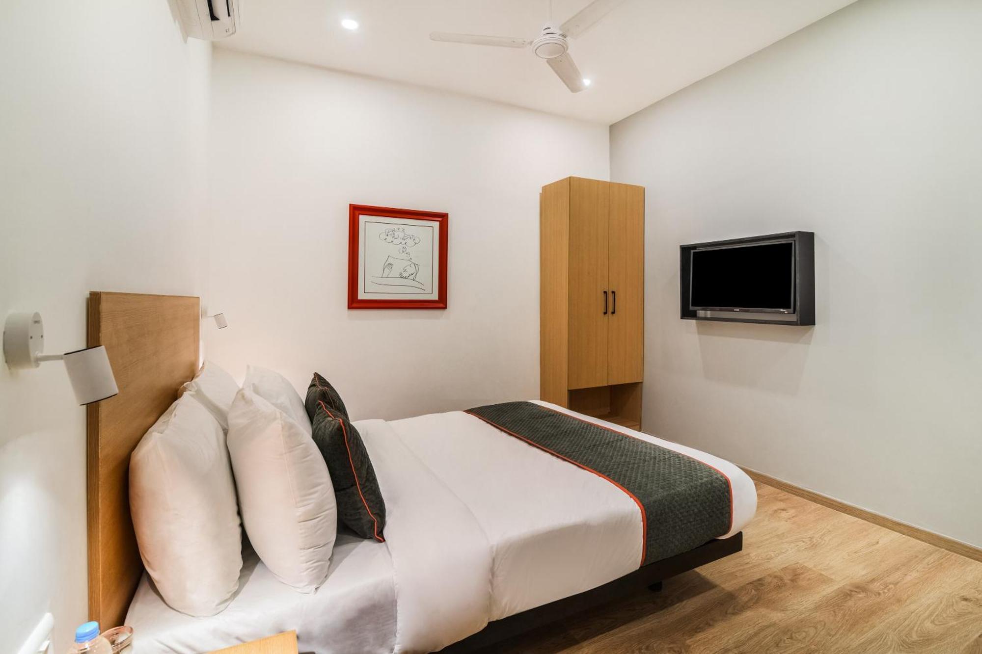 Super Townhouse Xotel Chennai Exterior foto